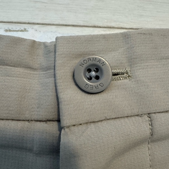 Greg Norman Men’s Golf Shorts - Picture 4 of 10